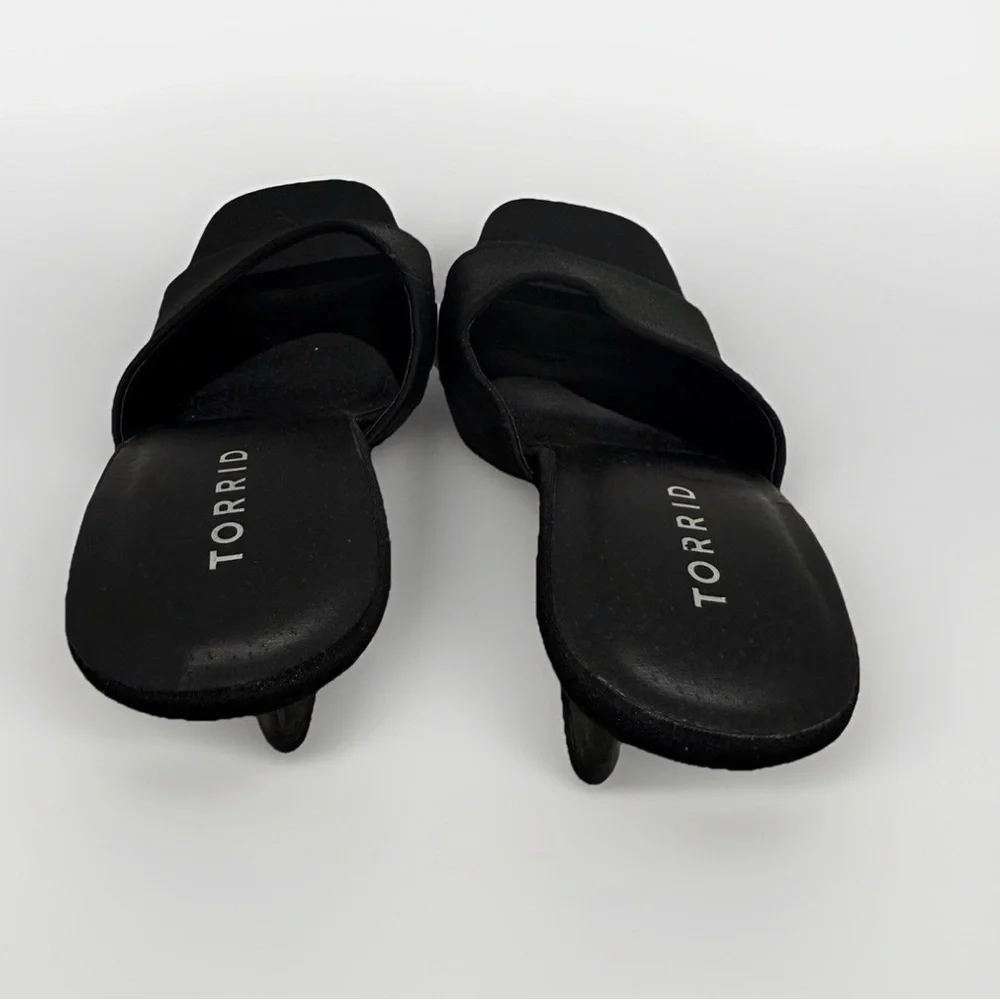 Torrid Black chunky Heeled Mules